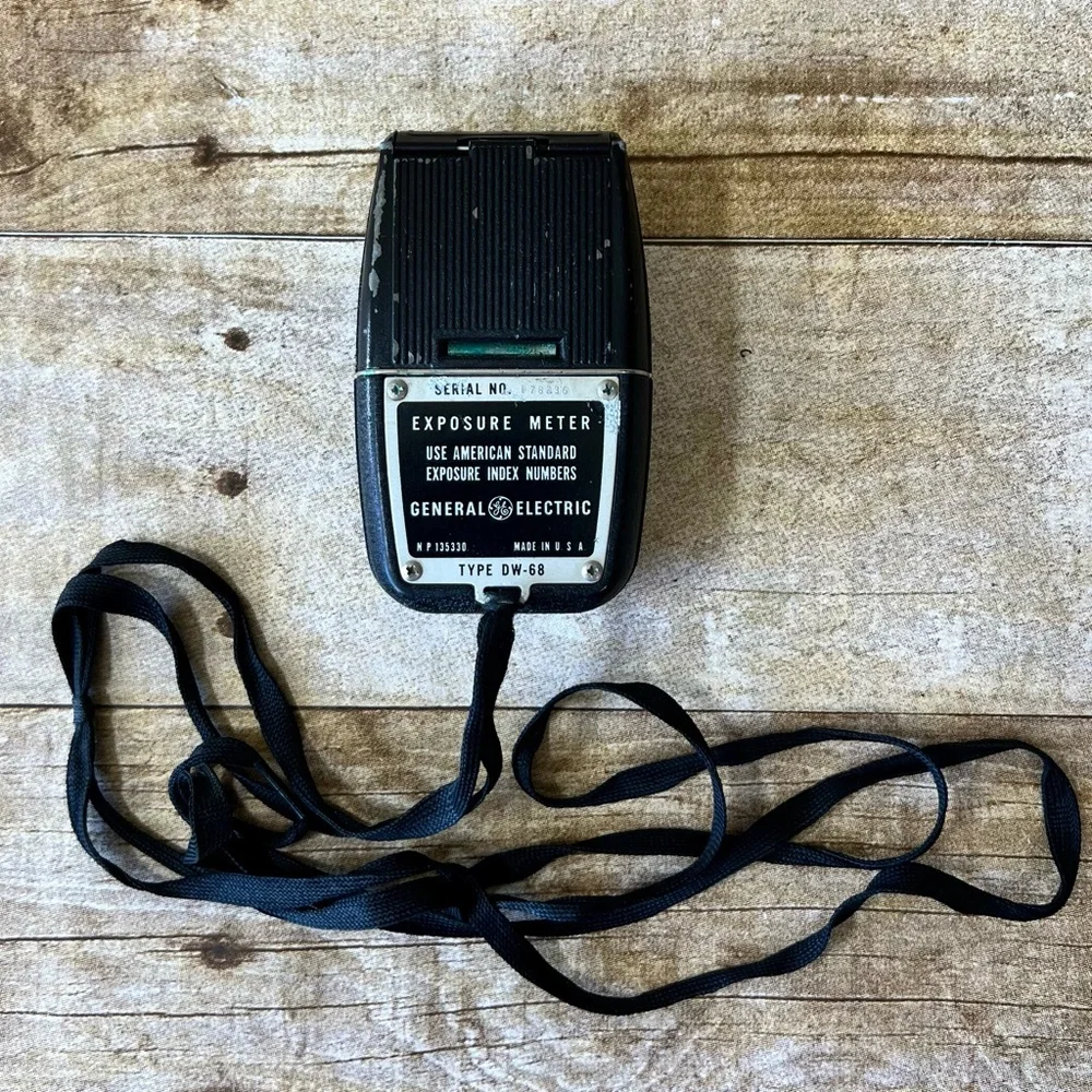 Vintage‎ General Electric GE Exposure Meter Type DW-68 Light Meter with Box